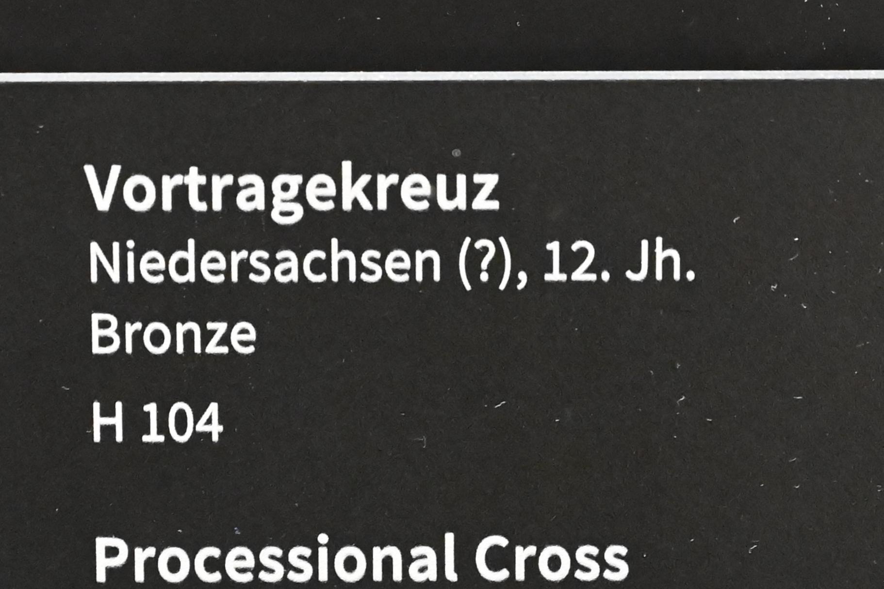 Vortragekreuz, Köln, Museum Schnütgen, Saal 8, 12. Jhd., Bild 2/2