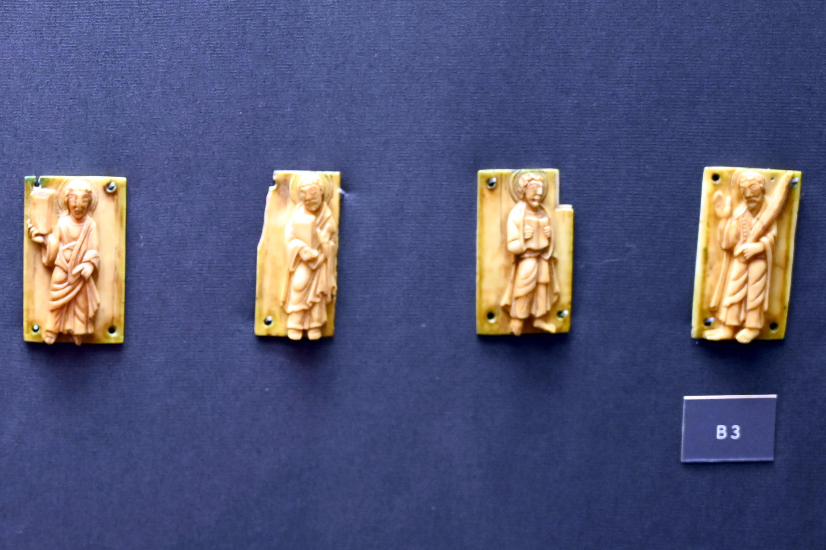 Zwölf Apostel, Köln, Museum Schnütgen, Saal 10, 2. Hälfte 12. Jhd., Bild 4/5