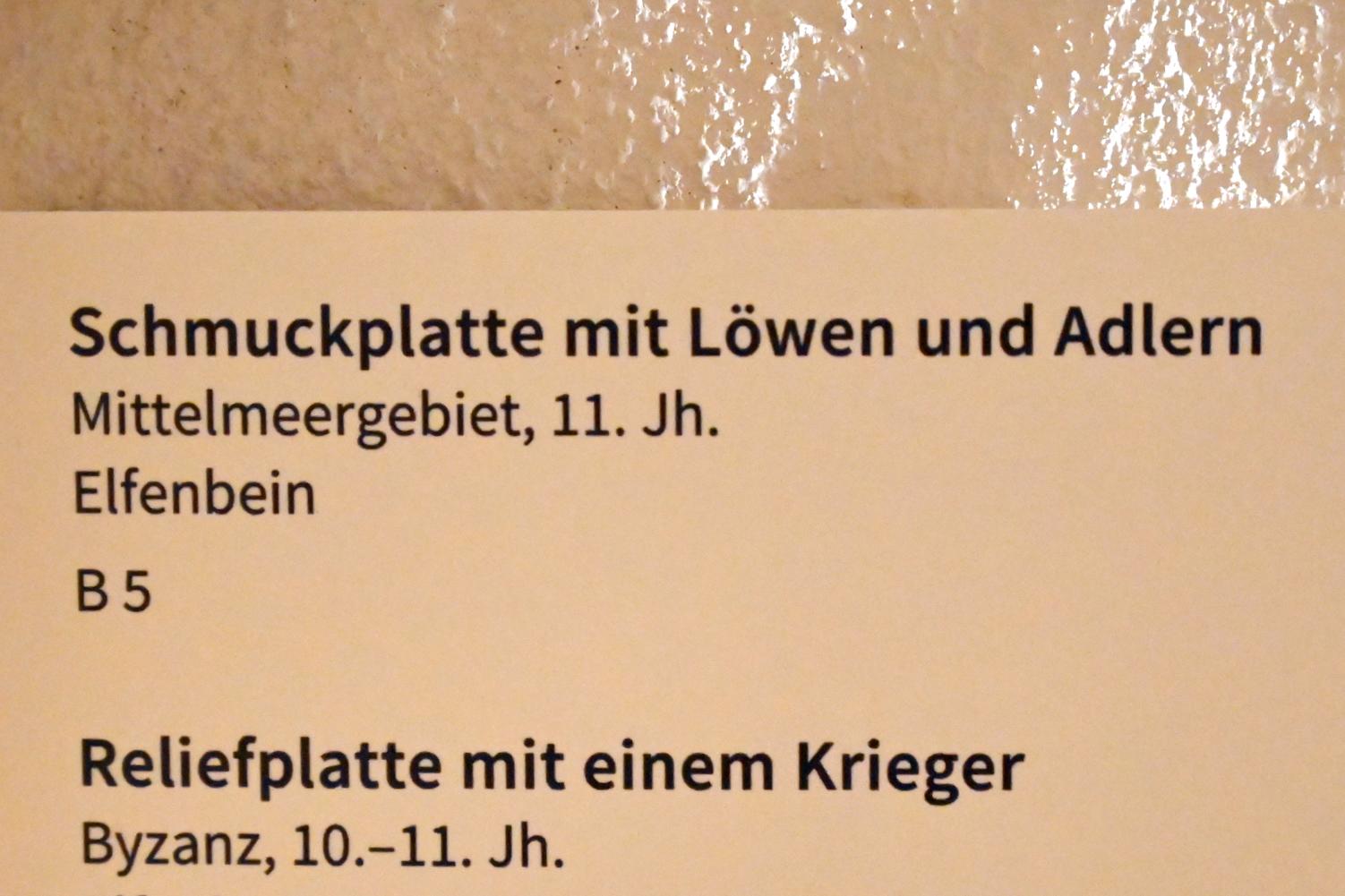 Schmuckplatte mit Löwen und Adlern, Köln, Museum Schnütgen, Saal 11, 11. Jhd., Bild 2/2