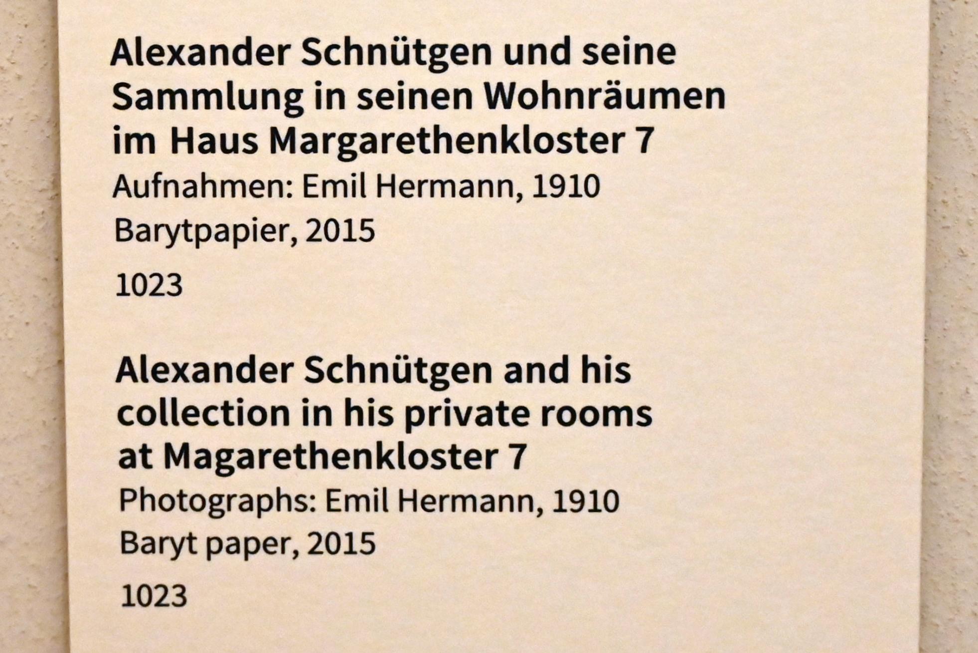 Alexander Schnütgen und seine Sammlung in seinen Wohnräumen im Haus Margarethenkloster 7, Köln, Museum Schnütgen, Saal 12, 1910, Bild 5/5