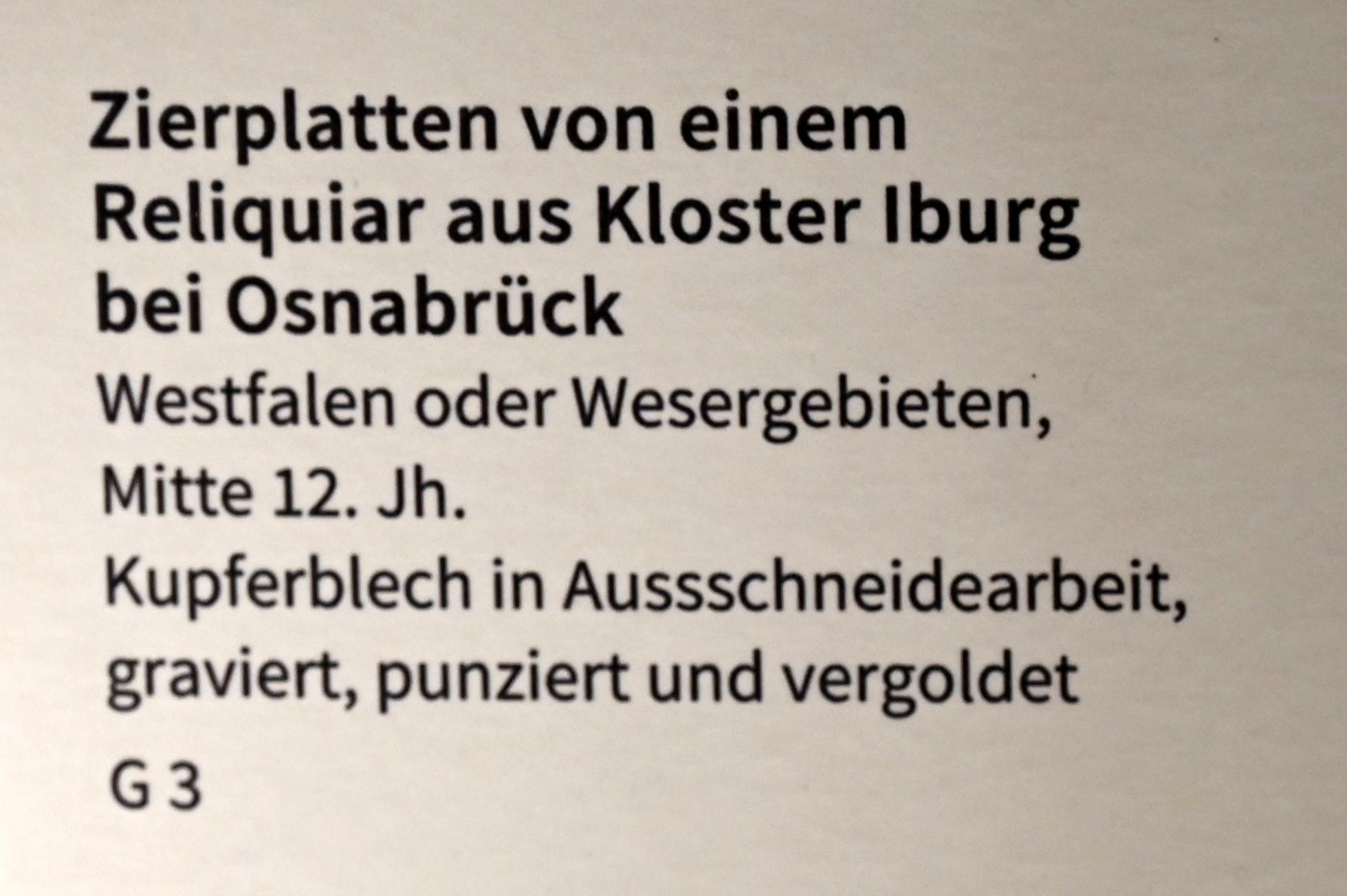 Zierplatten von einem Reliquiar, Iburg, ehem. Benediktinerabtei Iburg, jetzt Köln, Museum Schnütgen, Saal 12, Mitte 12. Jhd., Bild 3/3