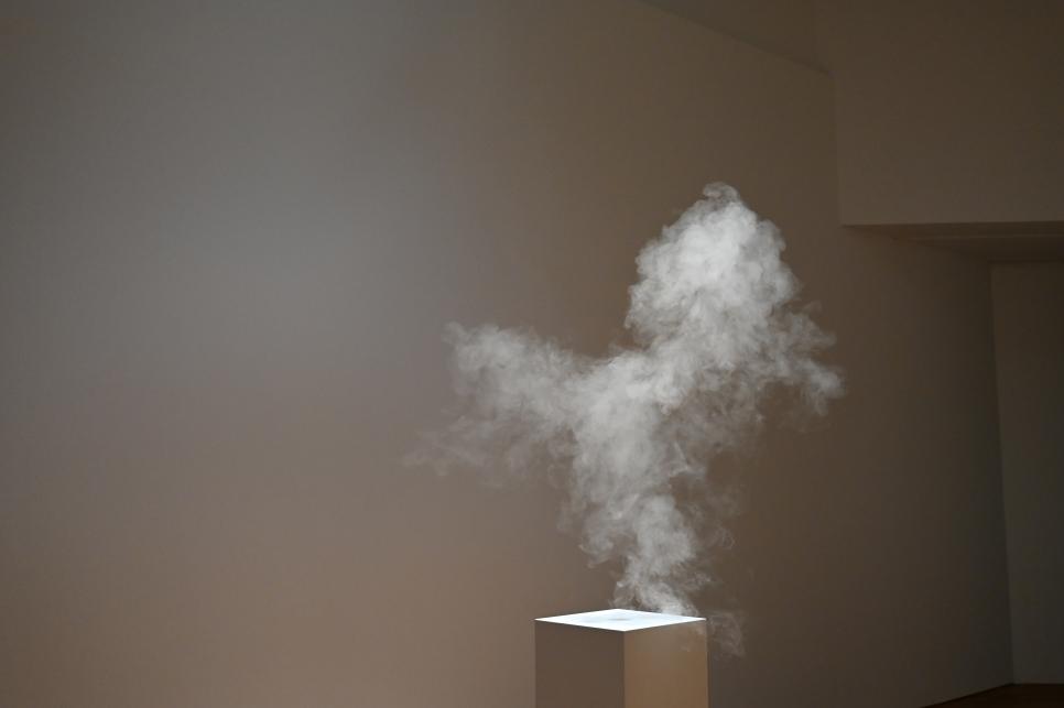 Steffi Lindner (2017), The Sky Eludes All Attempts At Planning - Der Himmel entzieht sich allen Planungsversuchen, Bonn, Kunstmuseum, Ausstellung "Welt in der Schwebe" vom 24.02. - 19.06.2022, Saal 1, 2017, Bild 5/7