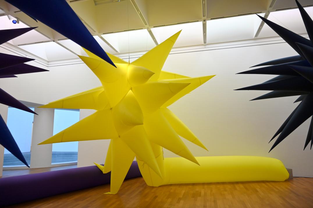 Otto Piene (1959–2014), Langen Stars, Bonn, Kunstmuseum, Ausstellung "Welt in der Schwebe" vom 24.02. - 19.06.2022, Saal 3, 2014, Bild 4/8