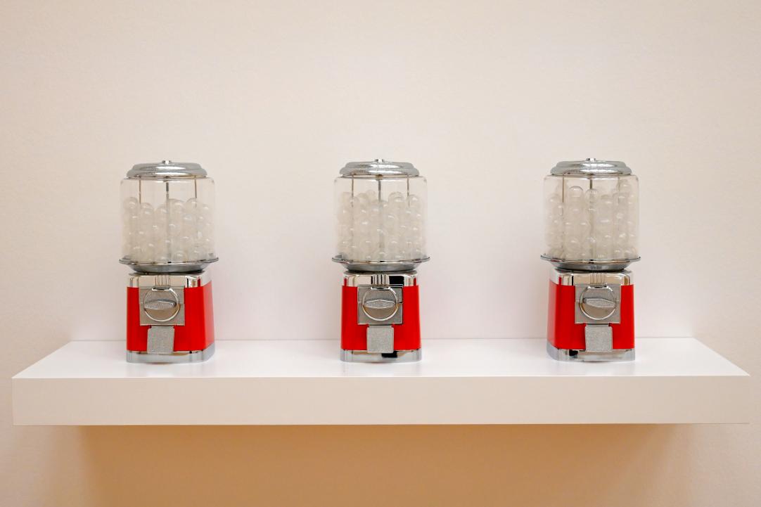 Yoko Ono (1971), Air Dispenser - Luftspender, Bonn, Kunstmuseum, Ausstellung "Welt in der Schwebe" vom 24.02. - 19.06.2022, Saal 4, 1971