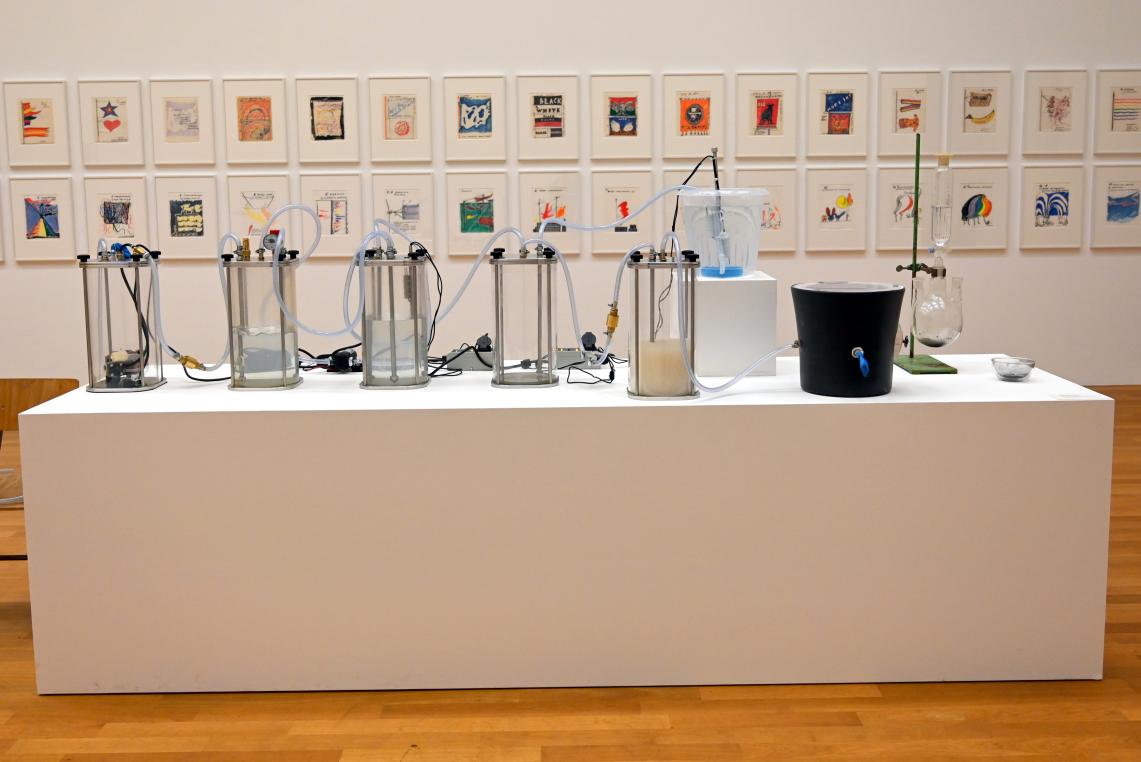 Martin Werthmann (2010), Diamant-Atem-Maschine, Bonn, Kunstmuseum, Ausstellung "Welt in der Schwebe" vom 24.02. - 19.06.2022, Saal 4, 2010, Bild 1/5