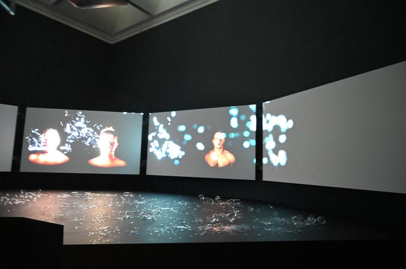 Edith Kollath (2018), Addressable Volume, Bonn, Kunstmuseum, Ausstellung "Welt in der Schwebe" vom 24.02. - 19.06.2022, Saal 5, 2018, Bild 3/10