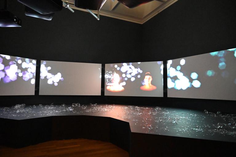 Edith Kollath (2018), Addressable Volume, Bonn, Kunstmuseum, Ausstellung "Welt in der Schwebe" vom 24.02. - 19.06.2022, Saal 5, 2018, Bild 4/10