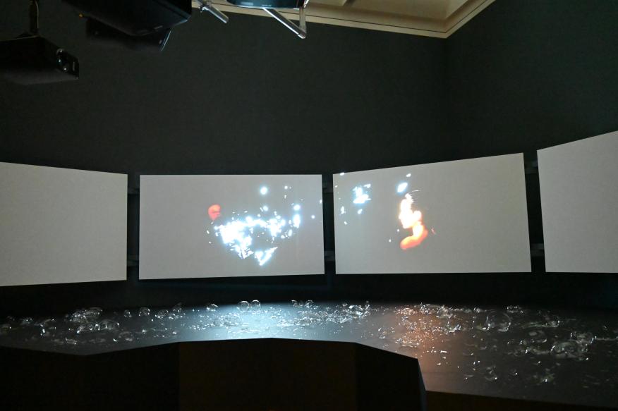 Edith Kollath (2018), Addressable Volume, Bonn, Kunstmuseum, Ausstellung "Welt in der Schwebe" vom 24.02. - 19.06.2022, Saal 5, 2018, Bild 5/10