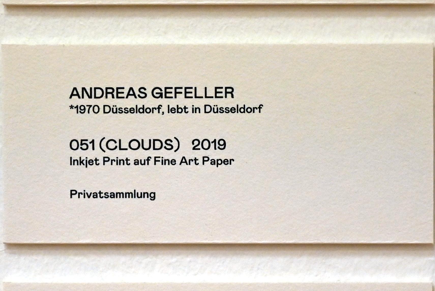 Andreas Gefeller (2019), 051 (Clouds), Bonn, Kunstmuseum, Ausstellung "Welt in der Schwebe" vom 24.02. - 19.06.2022, Saal 6, 2019, Bild 2/2