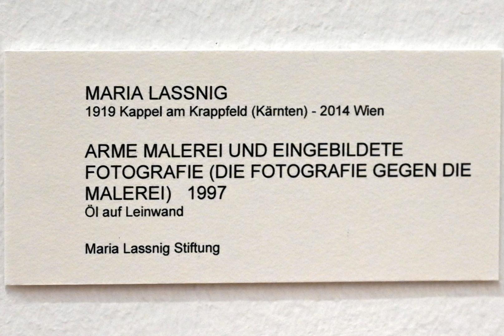 Maria Lassnig (1945–2011), Arme Malerin und eingebildete Fotografie (Die Fotografie gegen die Malerei), Bonn, Kunstmuseum, Ausstellung "Maria Lassnig - Wach bleiben" vom 10.02. - 08.05.2022, Saal 3, 1997, Bild 2/2