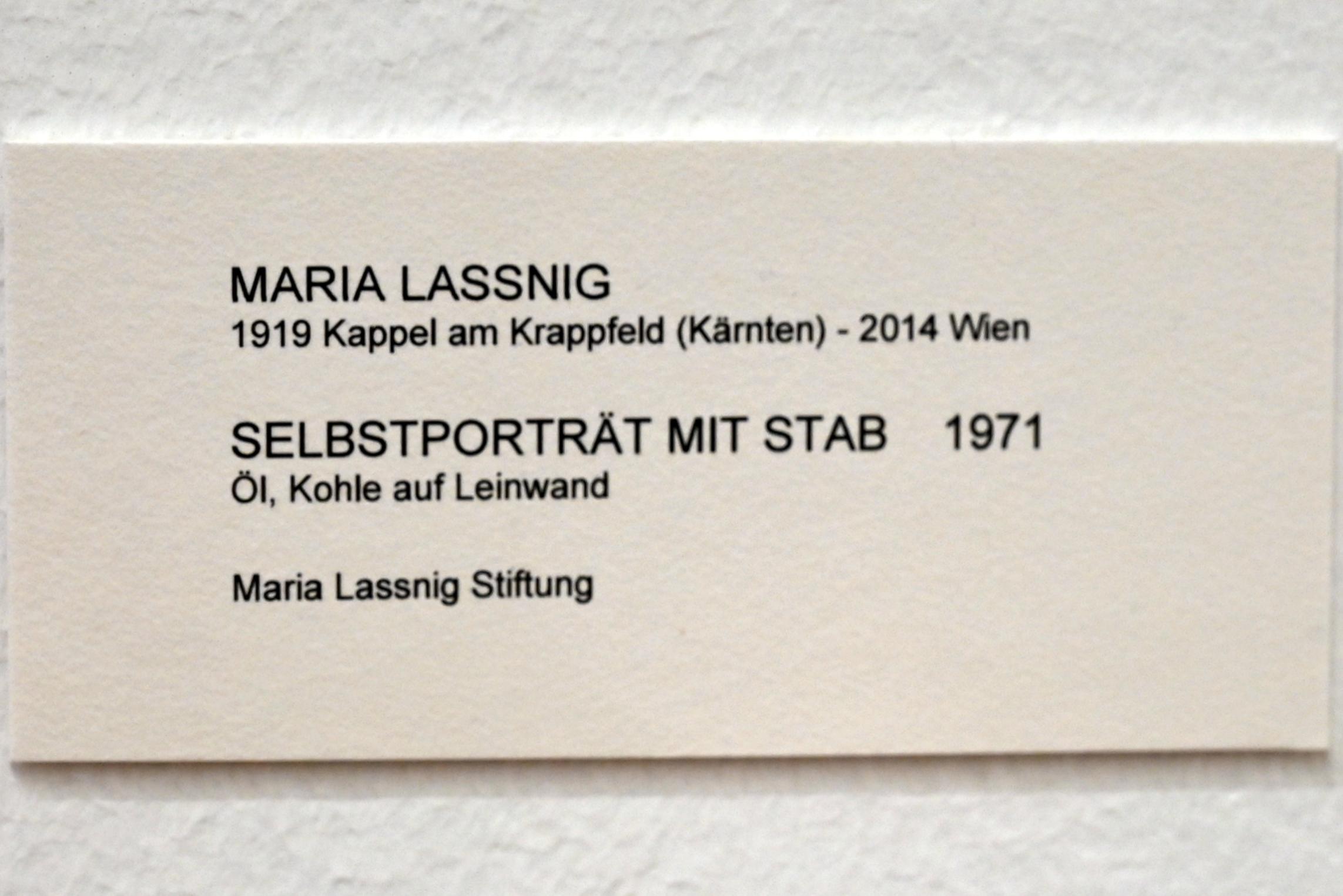 Maria Lassnig (1945–2011), Selbstporträt mit Stab, Bonn, Kunstmuseum, Ausstellung "Maria Lassnig - Wach bleiben" vom 10.02. - 08.05.2022, Saal 5, 1971, Bild 2/2