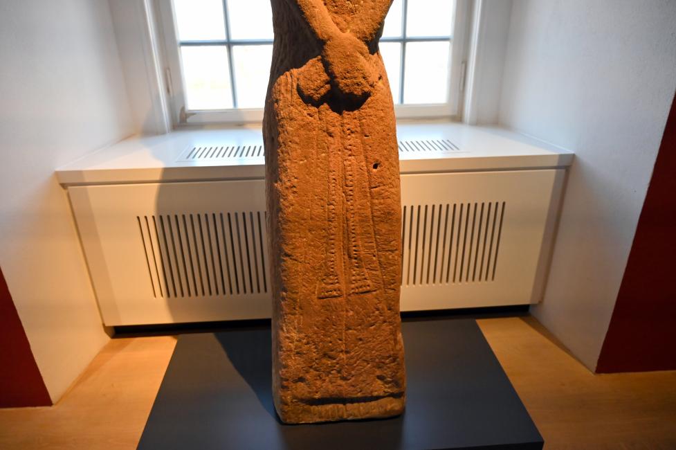 Skulptur eines Bärtigen, sog. Wildberger Mann, Stuttgart, Landesmuseum Württemberg, Kunstkammer, um 1100–1300, Bild 4/5