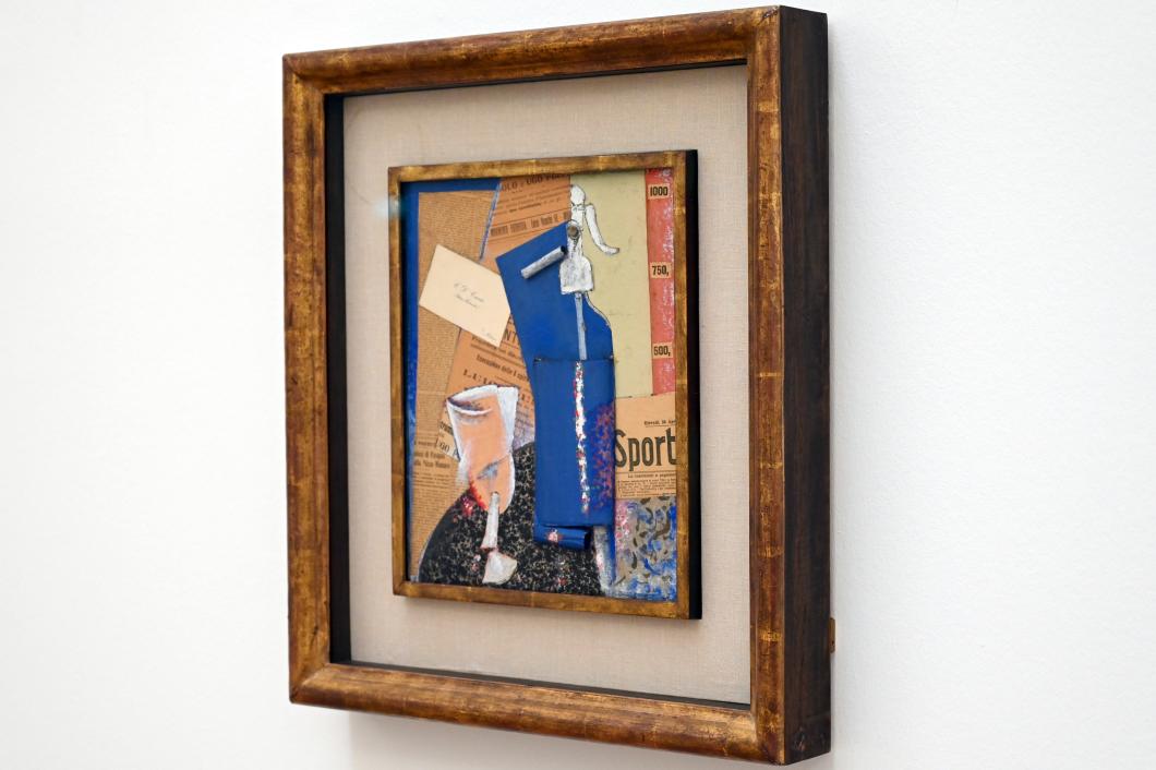 Carlo Carrà (1914–1931), Stillleben mit Siphonflasche, Düsseldorf, Kunstsammlung K20, Saal 9, 1914, Bild 2/3