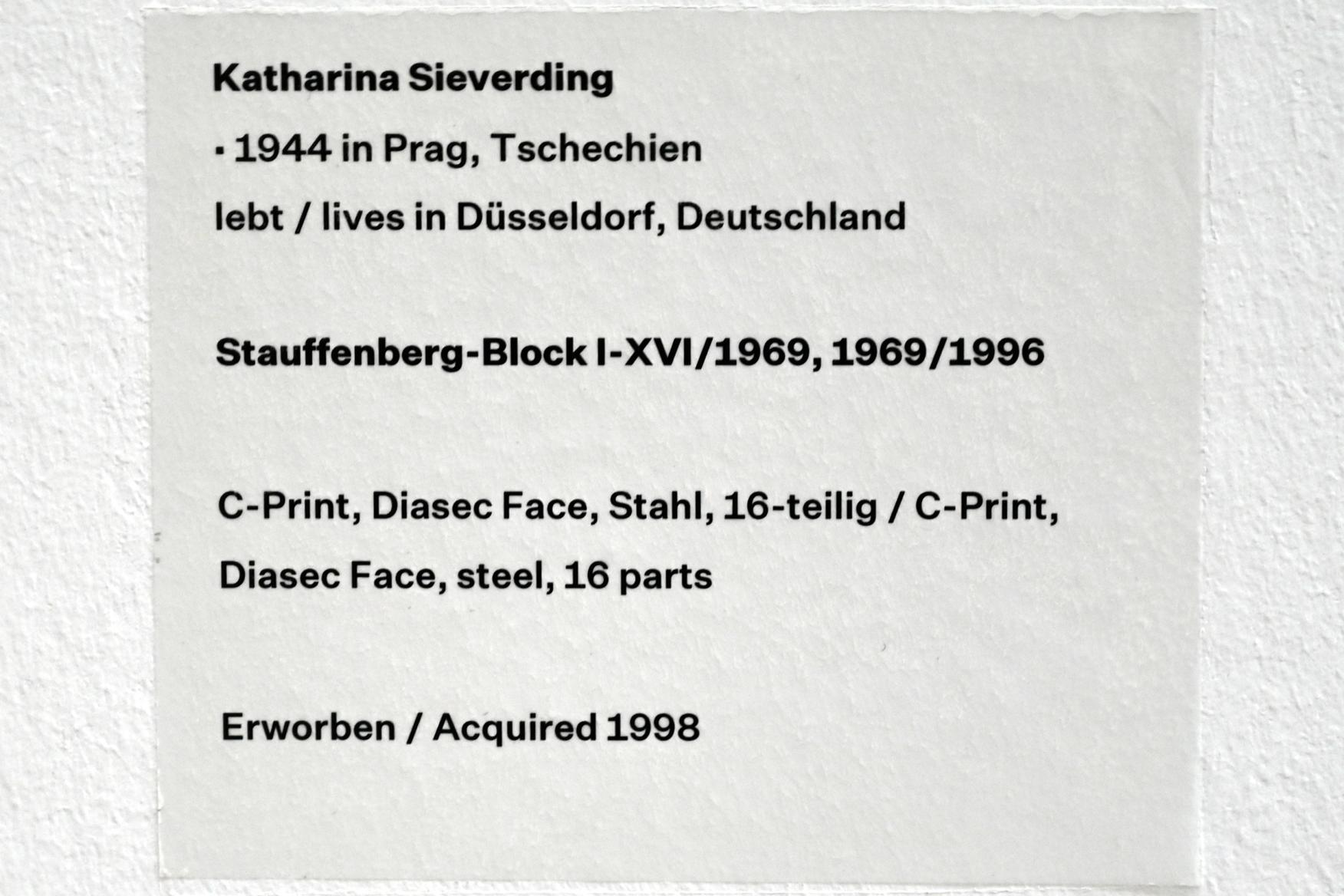 Katharina Sieverding (1969–1992), Stauffenberg-Block I-XVI, Düsseldorf, Kunstsammlung K20, Saal 13, 1969, Bild 2/2