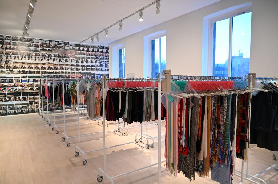 Ai Weiwei (2003–2017), Waschsalon, Düsseldorf, Kunstsammlung K21, 2. Obergeschoss, 2016, Bild 2/6