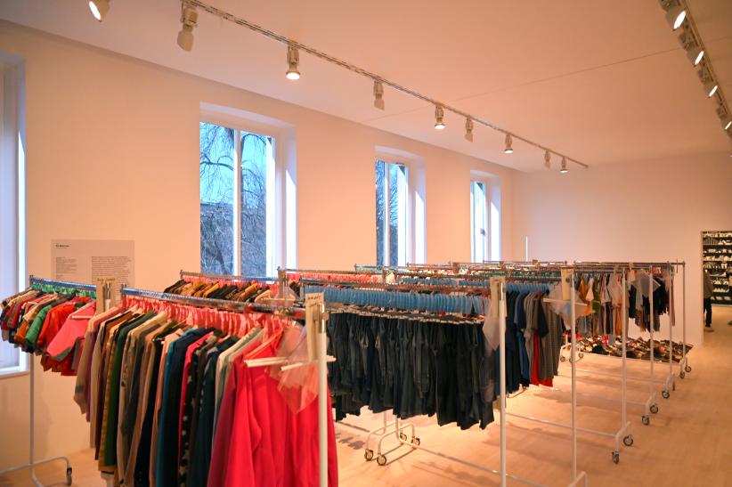 Ai Weiwei (2003–2017), Waschsalon, Düsseldorf, Kunstsammlung K21, 2. Obergeschoss, 2016, Bild 4/6