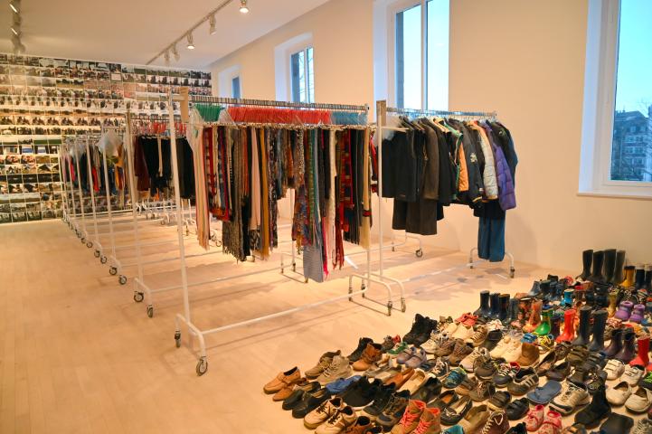 Ai Weiwei (2003–2017), Waschsalon, Düsseldorf, Kunstsammlung K21, 2. Obergeschoss, 2016, Bild 5/6