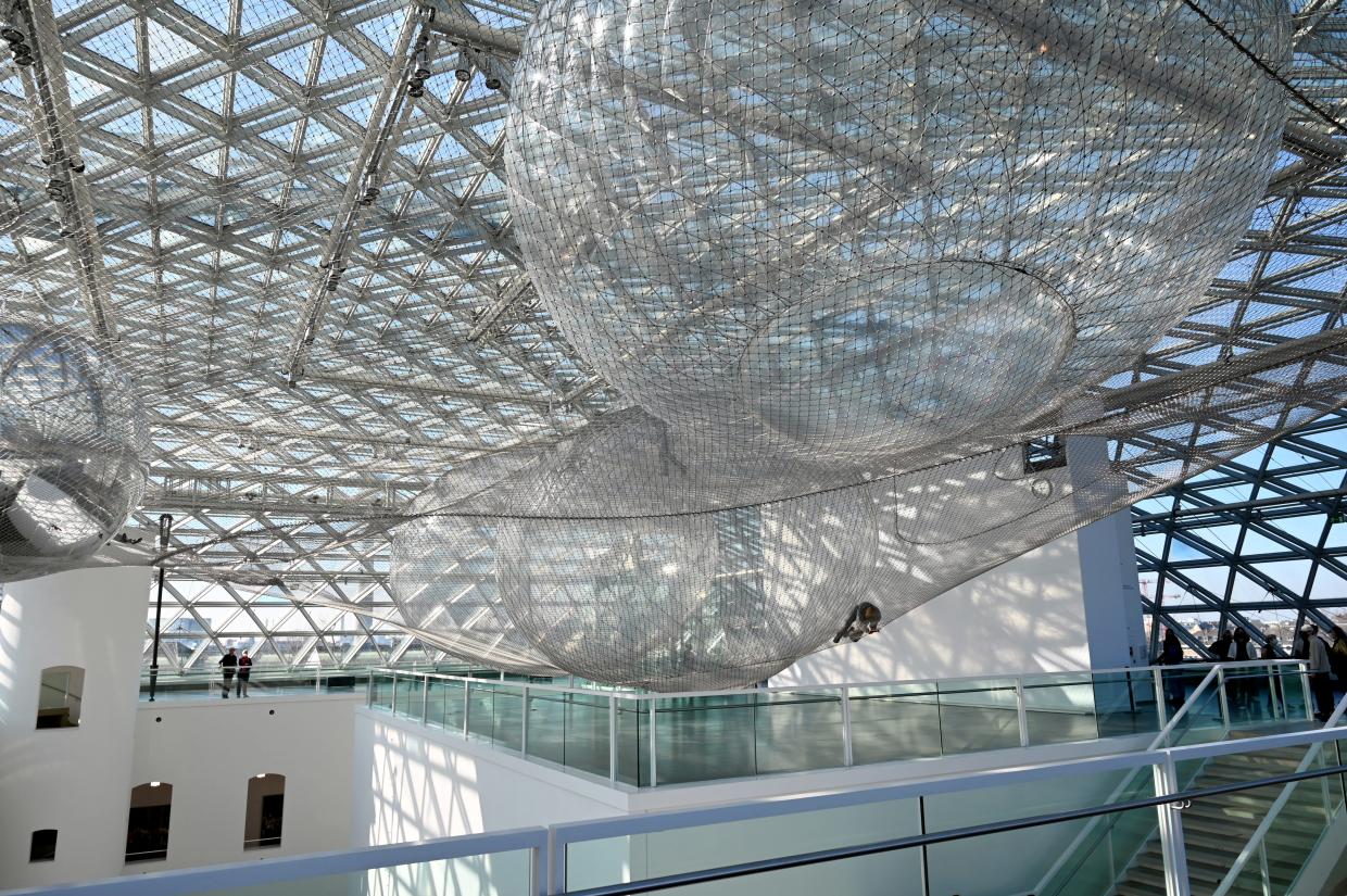 Tomás Saraceno (2013), in orbit, Düsseldorf, Kunstsammlung K21, 4. Obergeschoss, 2013, Bild 2/10