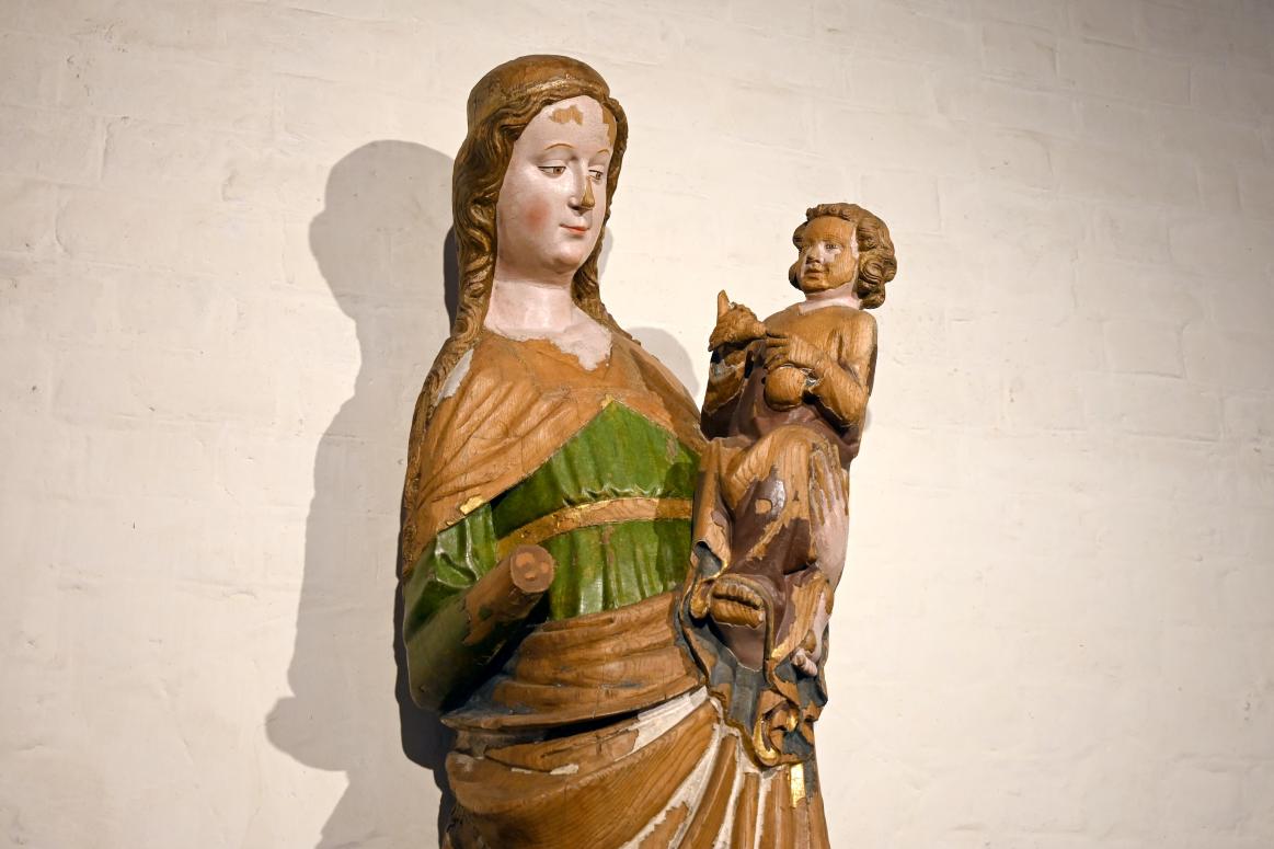 Madonna mit Kind, Lübeck, Jakobikirche, jetzt Lübeck, St. Annen-Museum, Saal 1, 2. Viertel 14. Jhd., Bild 2/3