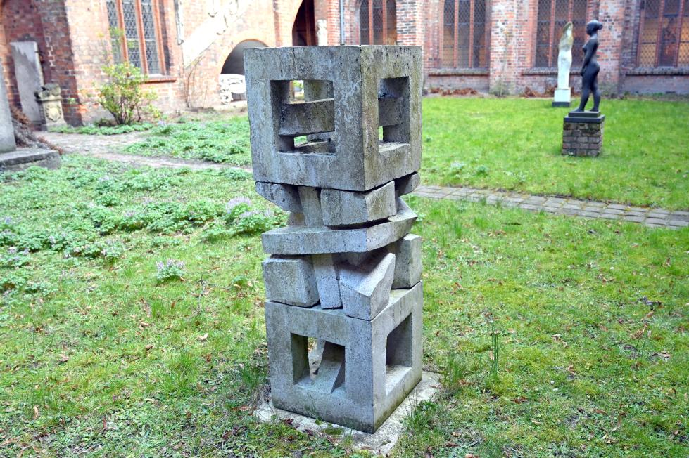 Michael Schoenholtz (2009–2011), Behauptungen, Lübeck, St. Annen-Museum, Kreuzhof, 2011, Bild 2/2