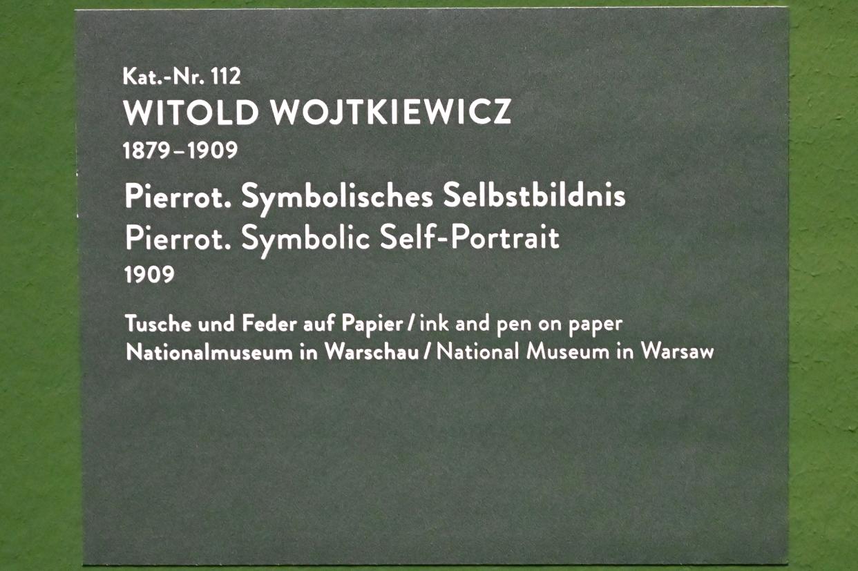 Witold Wojtkiewicz (1904–1909), Pierrot. Symbolisches Selbstbildnis, München, Kunsthalle, Ausstellung "Polnischer Symbolismus um 1900" vom 25.03.-07.08.2022, Saal 10 - Fantastische Welten, 1909, Bild 2/2