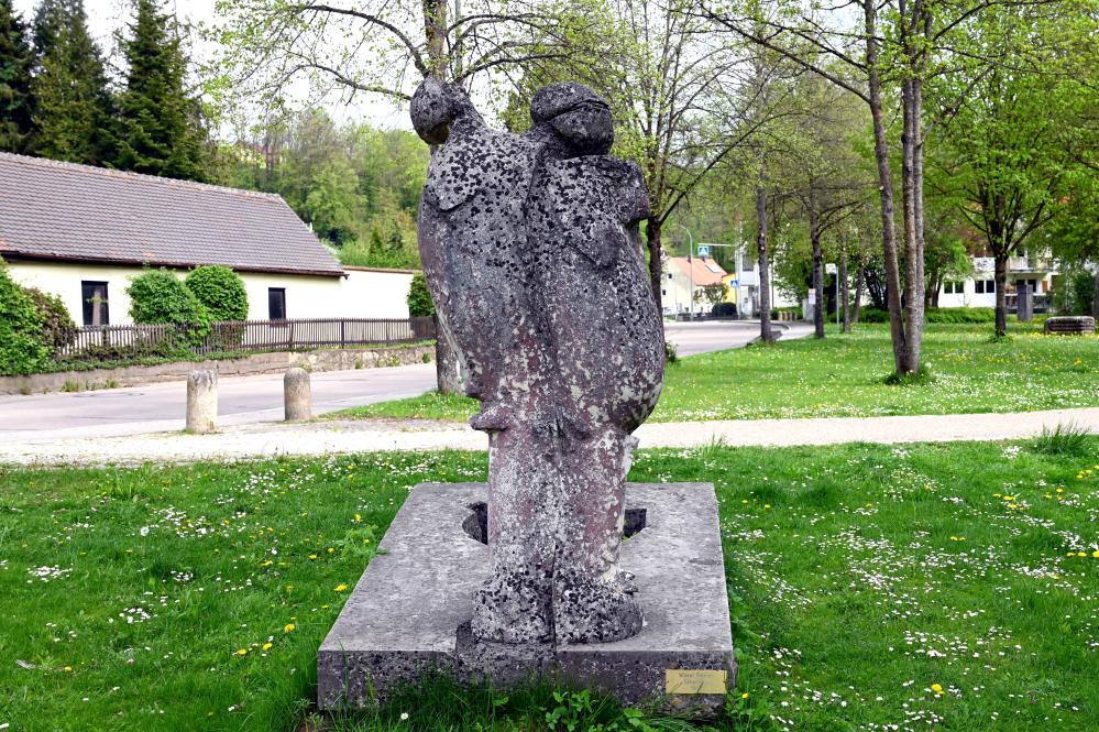 Viorel Farcas (1992), Erhebung, Beratzhausen, Europa-Skulpturenpark, Nördliche Laberwiesen, 1992, Bild 1/8