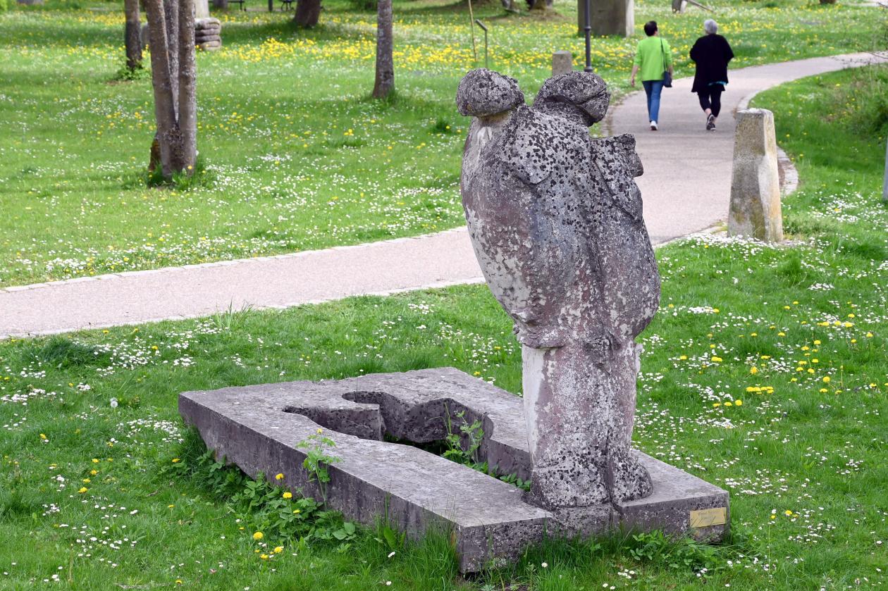Viorel Farcas (1992), Erhebung, Beratzhausen, Europa-Skulpturenpark, Nördliche Laberwiesen, 1992, Bild 2/8