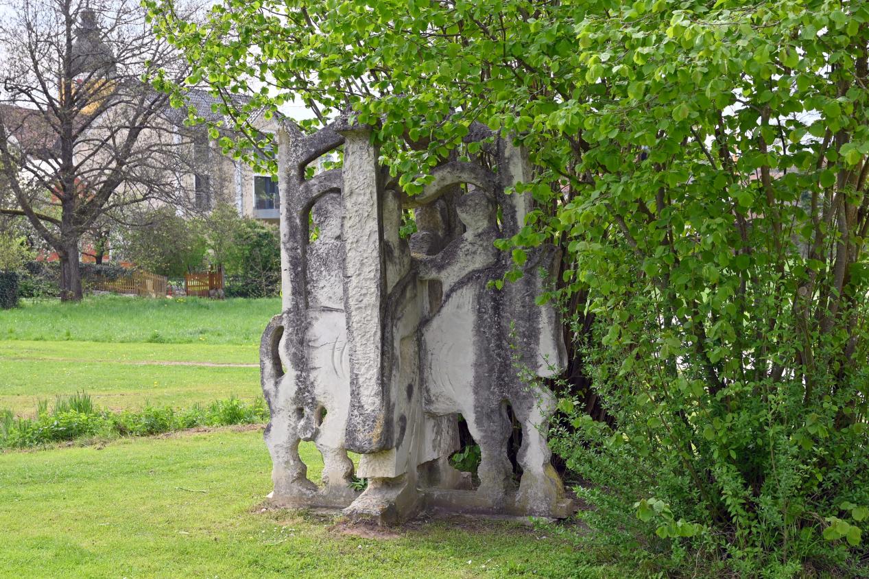 Aurel Vlad (1992), Kreuzweg, Beratzhausen, Europa-Skulpturenpark, Südliche Laberwiesen, 1992, Bild 4/4