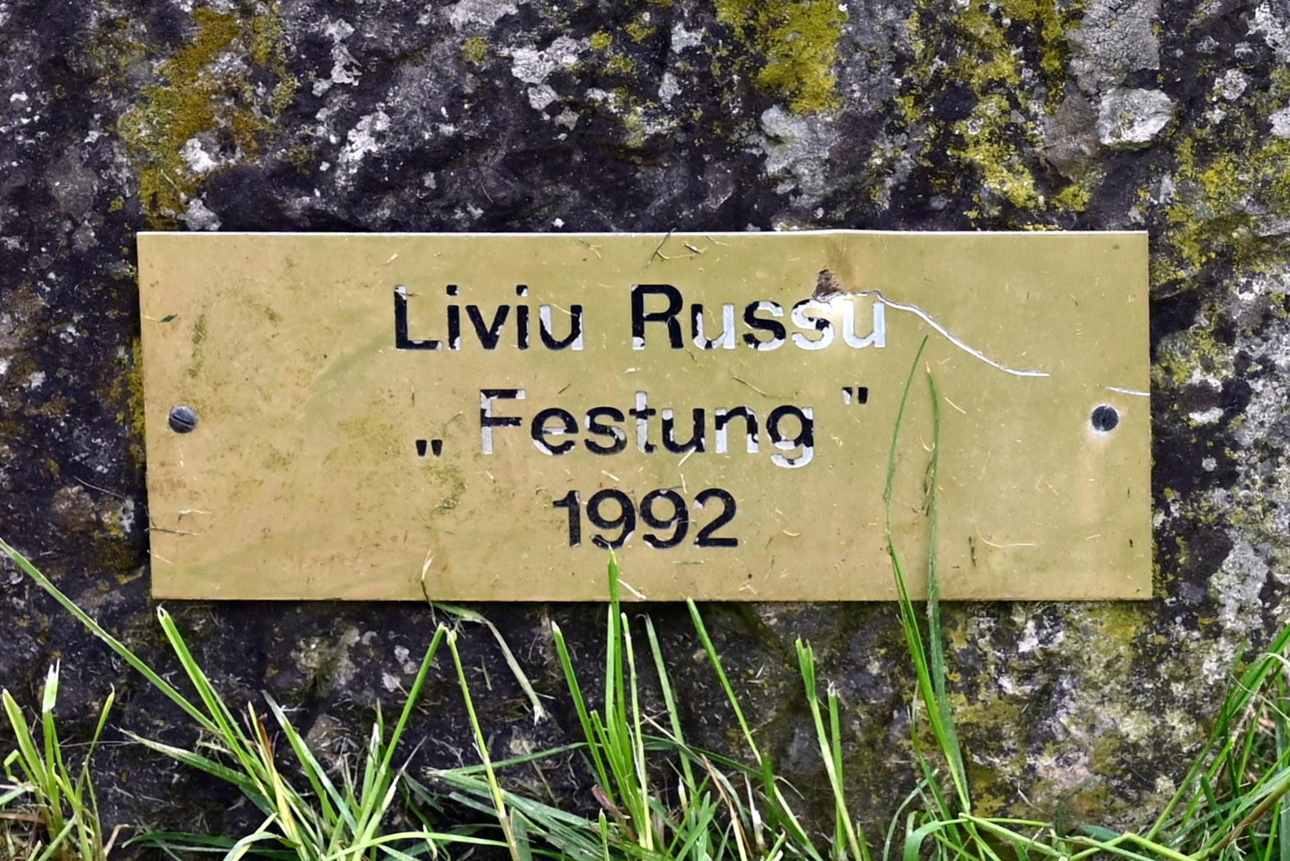 Liviu Russu (1992), Festung, Beratzhausen, Europa-Skulpturenpark, Südliche Laberwiesen, 1992, Bild 7/7