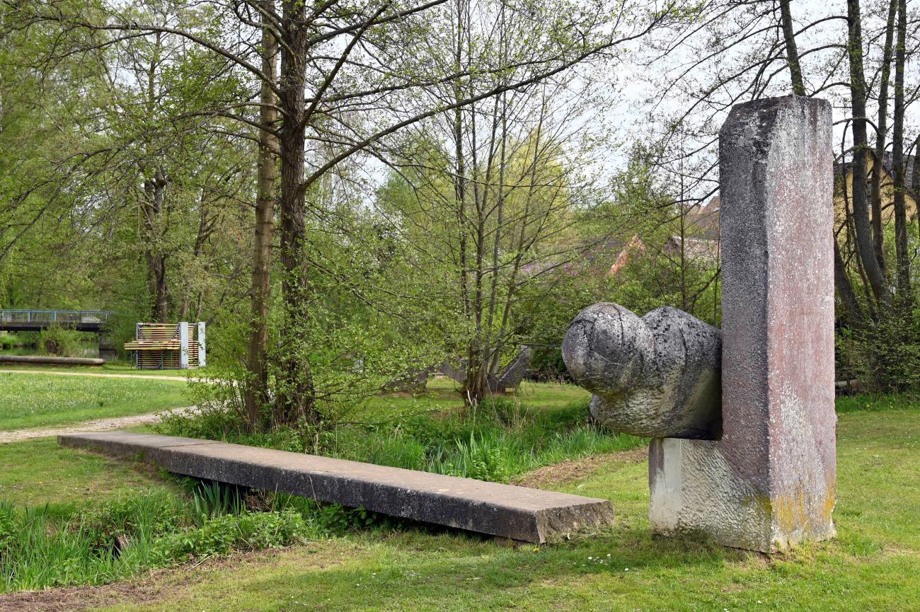 Mihai Buculei (1992), Brücke zur Seligkeit, Beratzhausen, Europa-Skulpturenpark, Südliche Laberwiesen, 1992, Bild 4/5