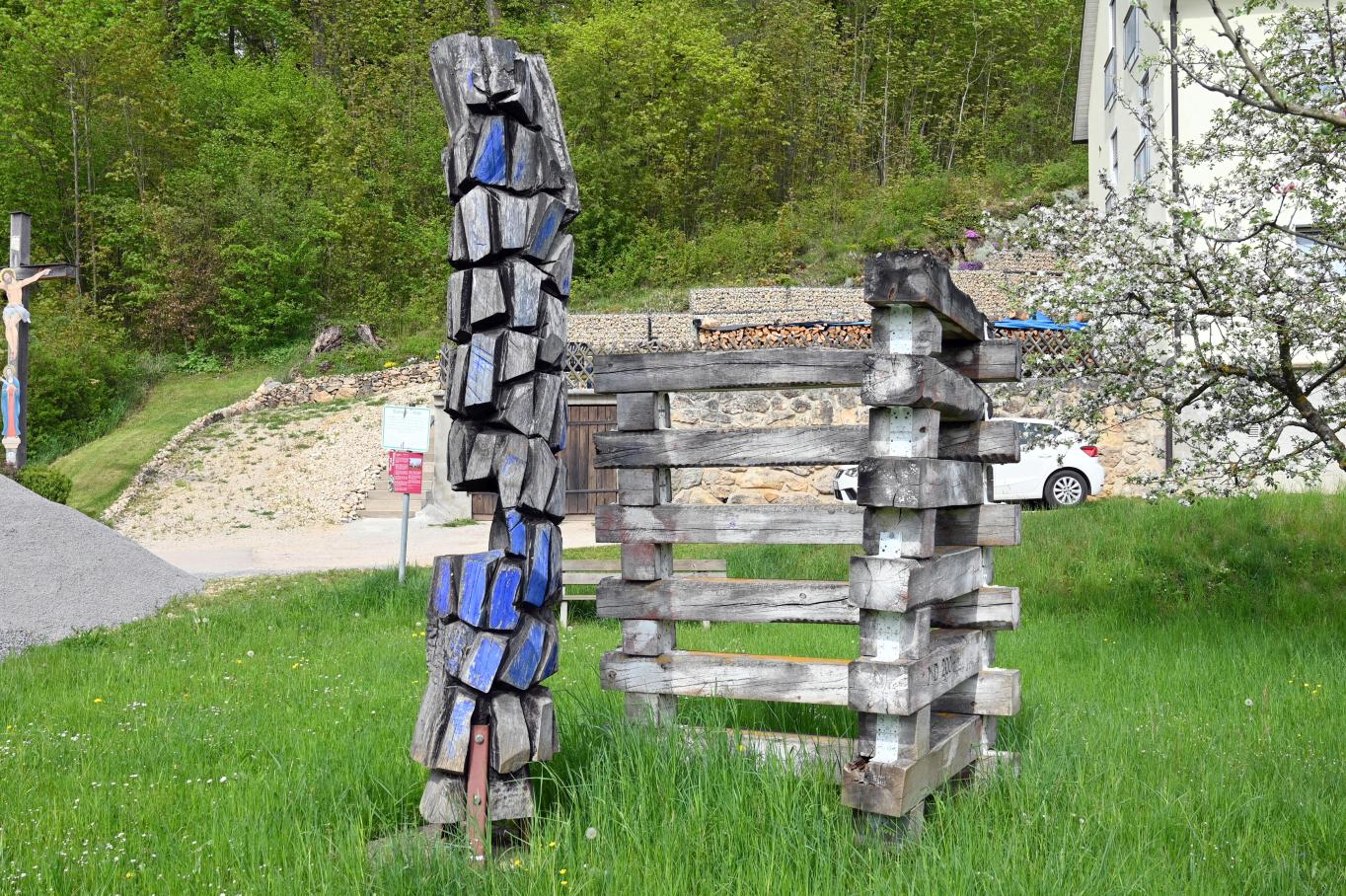 Maxim Dumitras (2004), Haus Europa, Beratzhausen, Europa-Skulpturenpark, Südliche Laberwiesen, 2004, Bild 4/5