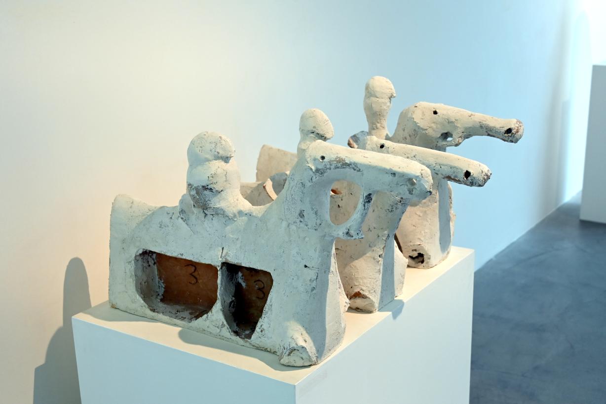Lothar Fischer (1959–2004), Reitertroika, Neumarkt in der Oberpfalz, Museum Lothar Fischer, Erdgeschoß Raum 2, 1993, Bild 3/5