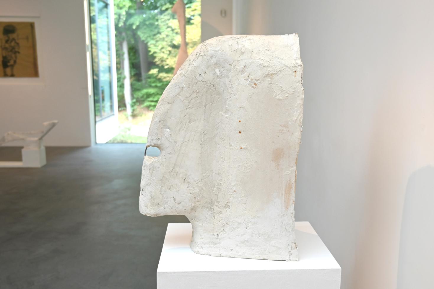Lothar Fischer (1959–2004), Schmaler Kopf (Hommage à Michael Croissant), Neumarkt in der Oberpfalz, Museum Lothar Fischer, Erdgeschoß Raum 2, 1984, Bild 3/4