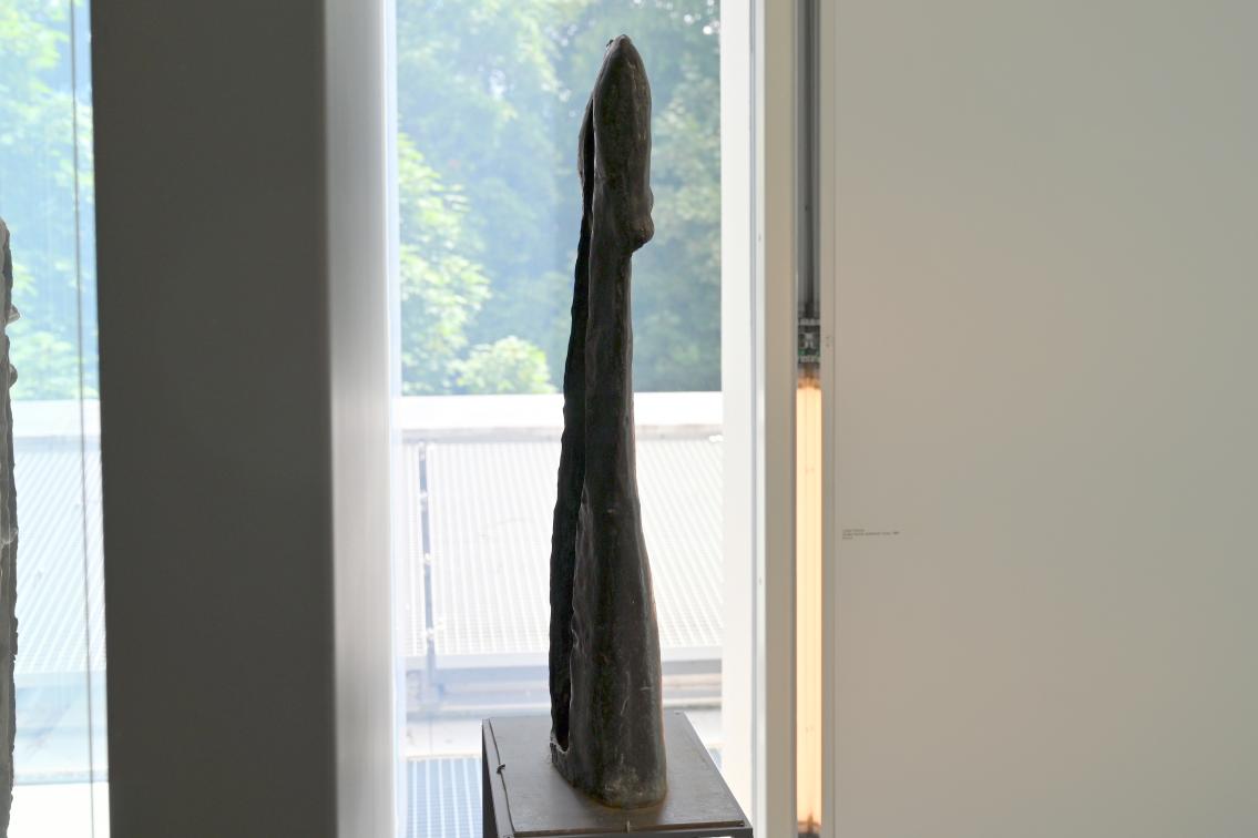 Lothar Fischer (1959–2004), Großer flacher weiblicher Torso, Neumarkt in der Oberpfalz, Museum Lothar Fischer, Obergeschoß Raum 5, 1984, Bild 4/5