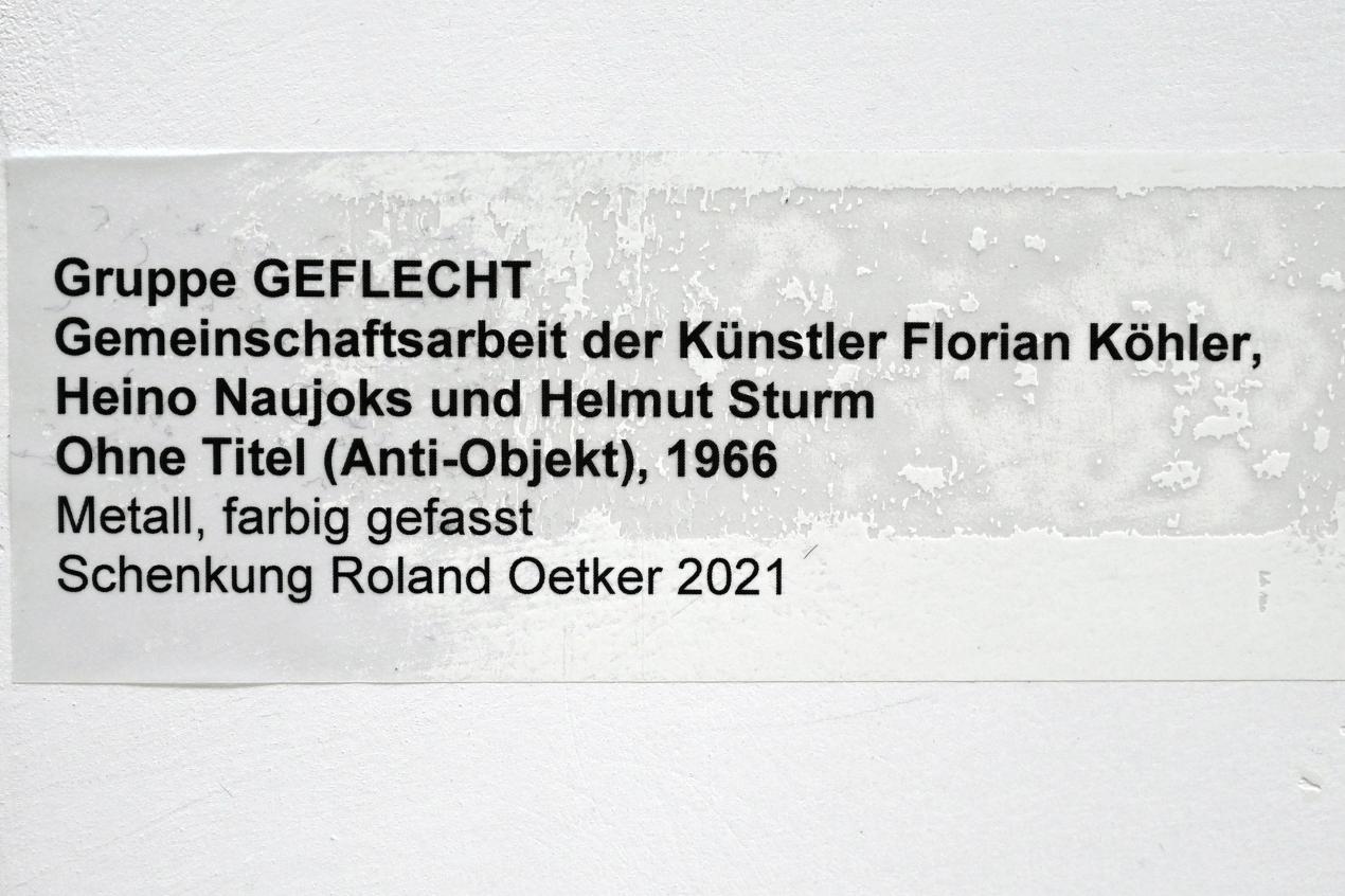 Gruppe GEFLECHT (1966), Ohne Titel (Anti-Objekt), Neumarkt in der Oberpfalz, Museum Lothar Fischer, Obergeschoß Raum 7, 1966, Bild 4/5