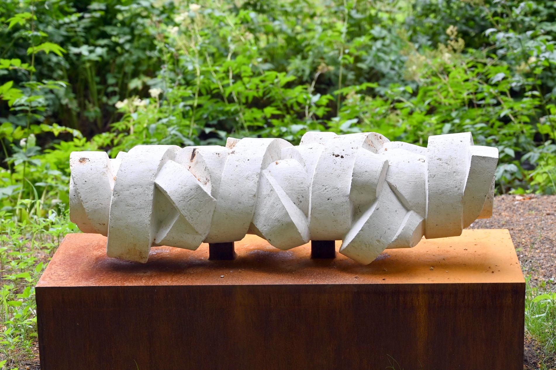 Michael Schoenholtz (2009–2011), Turbine, Neumarkt in der Oberpfalz, Museum Lothar Fischer, Außenbereich, 2009, Bild 2/4