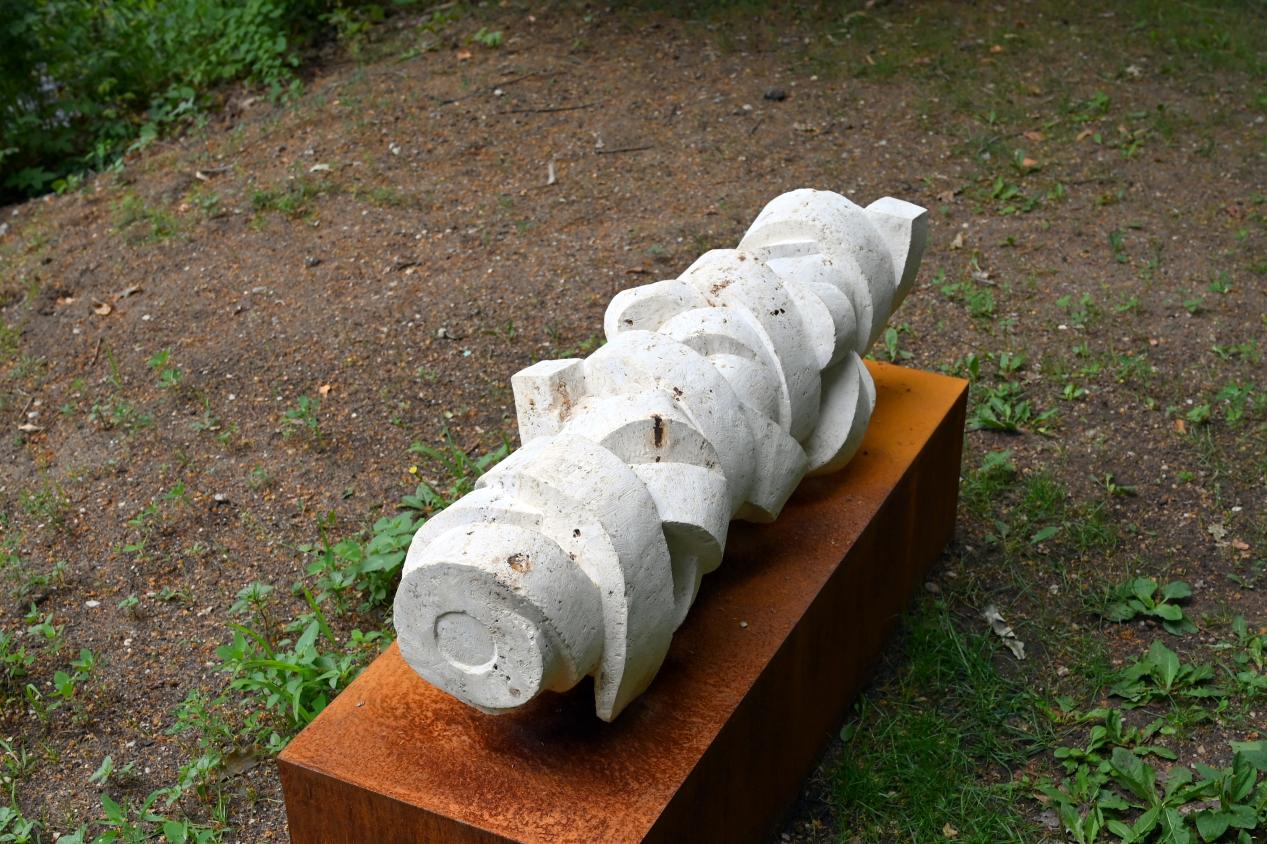 Michael Schoenholtz (2009–2011), Turbine, Neumarkt in der Oberpfalz, Museum Lothar Fischer, Außenbereich, 2009, Bild 3/4