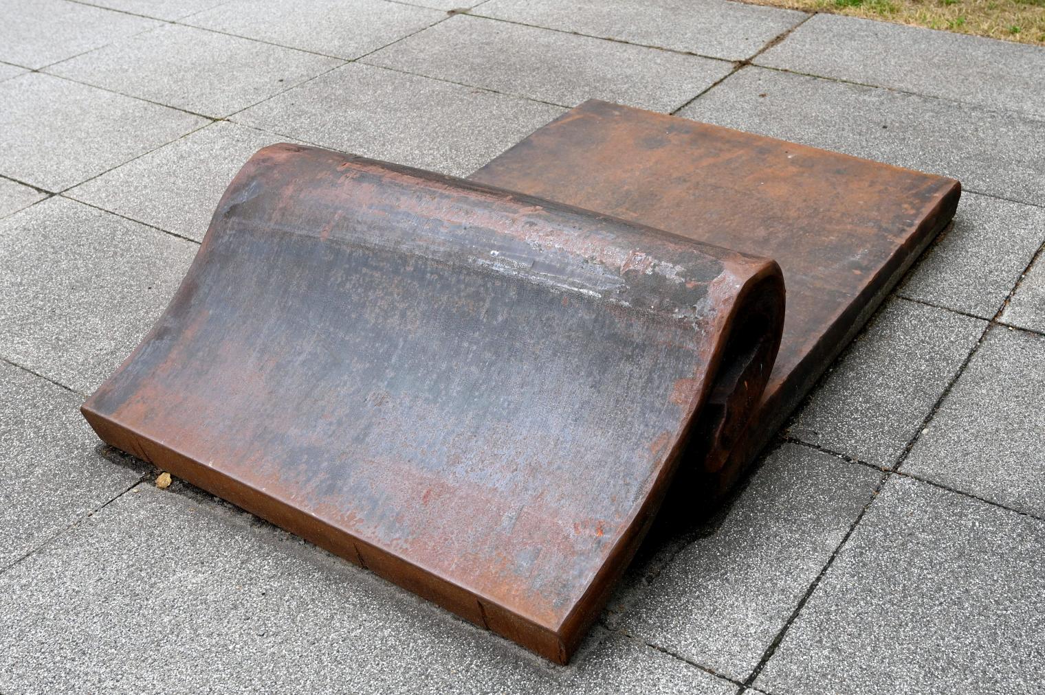 Alf Lechner (1987–2005), Gegenbewegung, Neumarkt in der Oberpfalz, Museum Lothar Fischer, Außenbereich, 2005, Bild 4/6