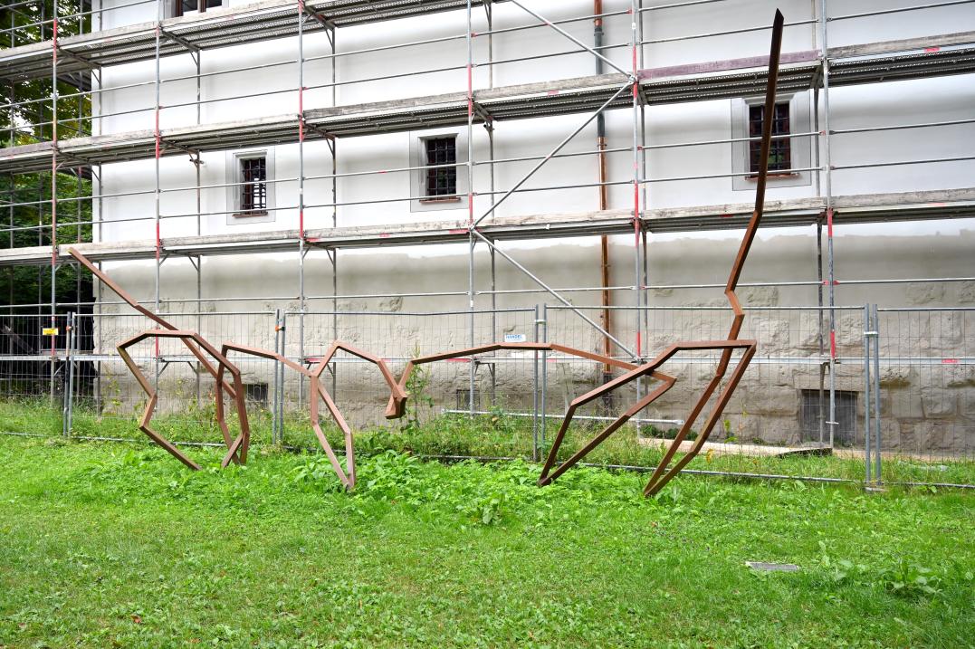 Robert Schad (2004), Swift, Neumarkt in der Oberpfalz, Museum Lothar Fischer, Außenbereich, 2004, Bild 2/4