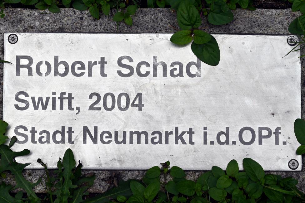 Robert Schad (2004), Swift, Neumarkt in der Oberpfalz, Museum Lothar Fischer, Außenbereich, 2004, Bild 4/4