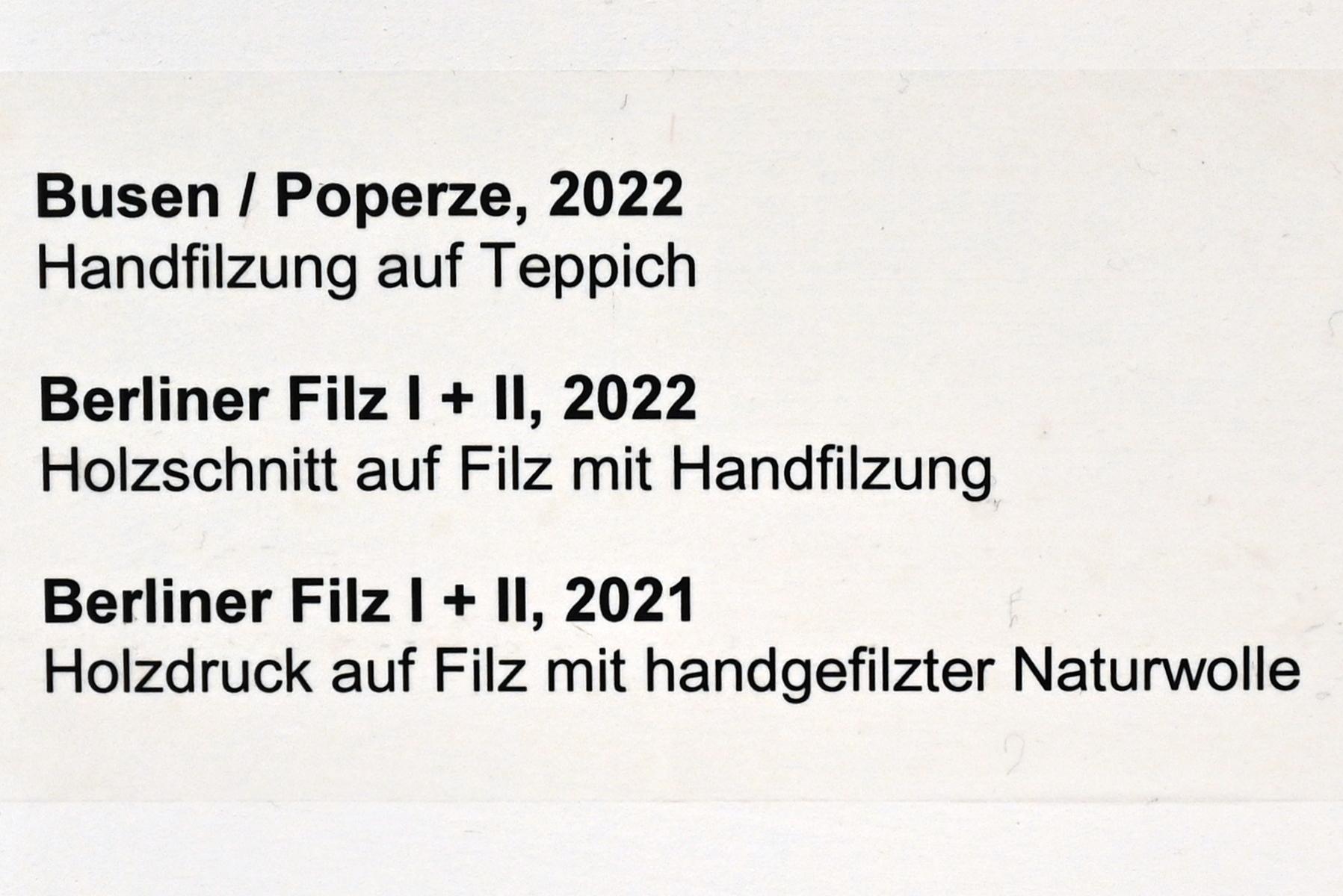 Verena Issel (2021–2022), Busen / Poperze, Neumarkt in der Oberpfalz, Museum Lothar Fischer, Ausstellung "VERENA ISSEL" vom 26.06.-09.10.2022, Raum 2, 2022, Bild 2/2