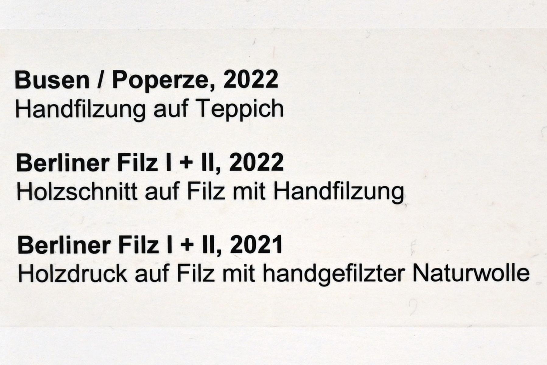 Verena Issel (2021–2022), Berliner Filz I, Neumarkt in der Oberpfalz, Museum Lothar Fischer, Ausstellung "VERENA ISSEL" vom 26.06.-09.10.2022, Raum 2, 2021, Bild 2/2