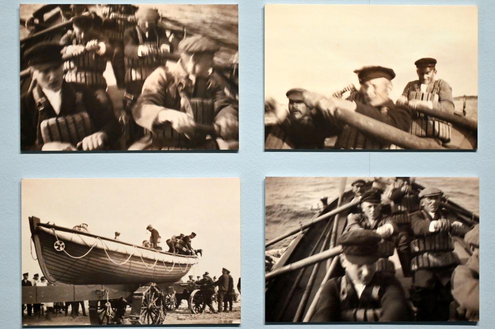 Max Pechstein (1895–1953), Fischer im Boot, Zwickau, Kunstsammlungen, Max-Pechstein-Museum - Seegewohnheiten, 1923, Bild 2/3