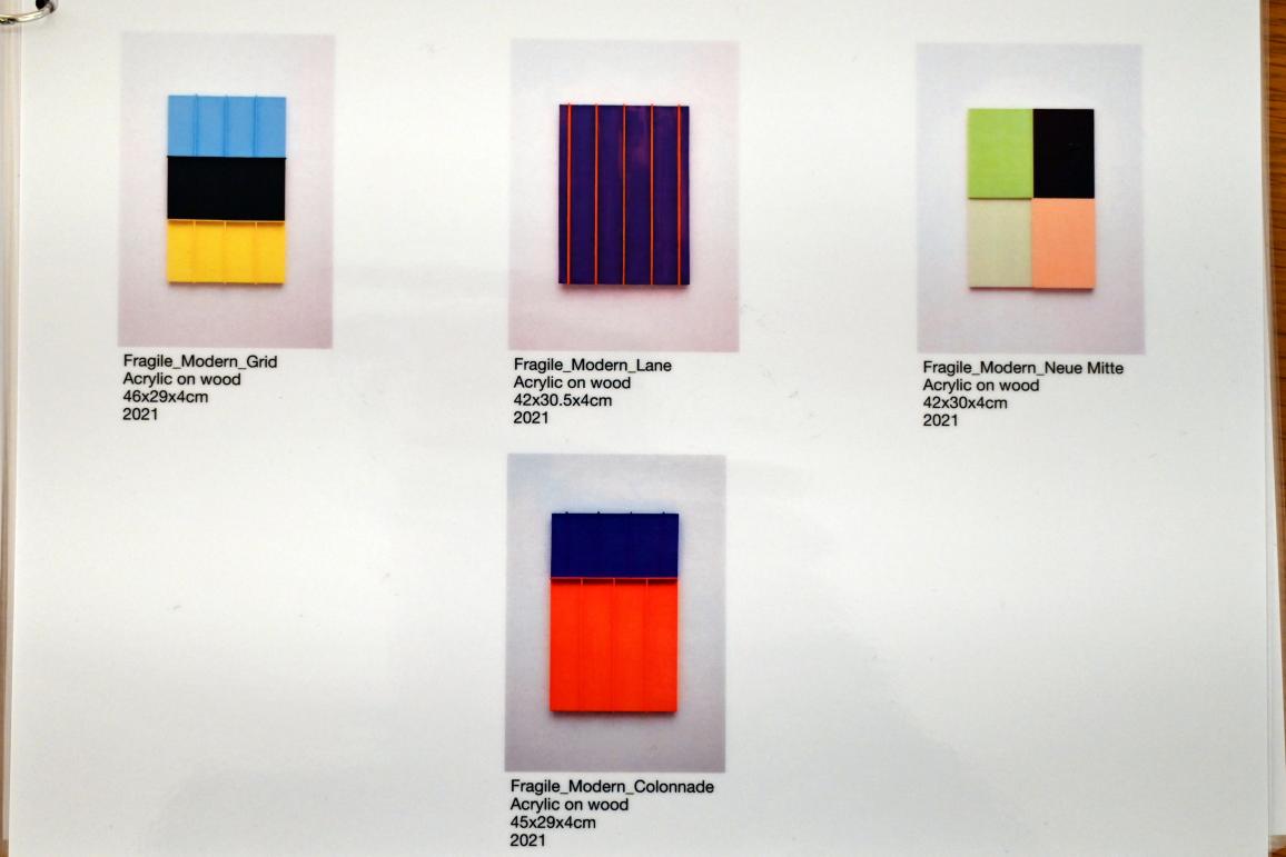 Jost Münster (2016–2022), Fragile_Modern_Grid, Ulm, Museum Ulm, Saal 10d, 2021, Bild 3/3