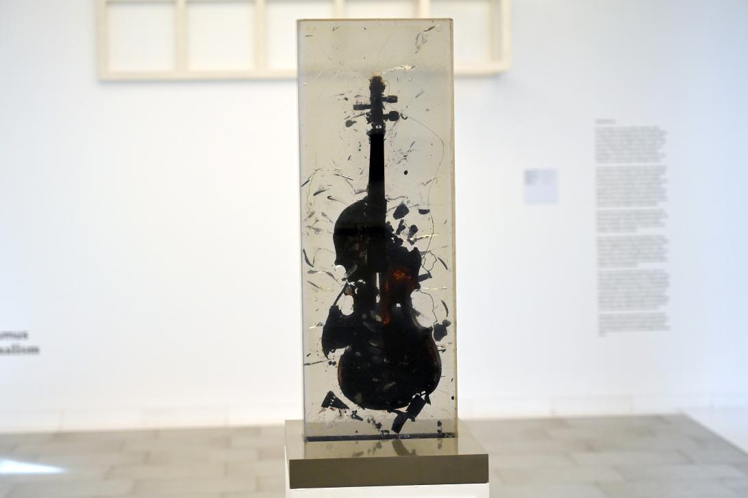 Arman (1960–1999), Violine, Ulm, Museum Ulm, Saal 7c, 1966, Bild 2/4