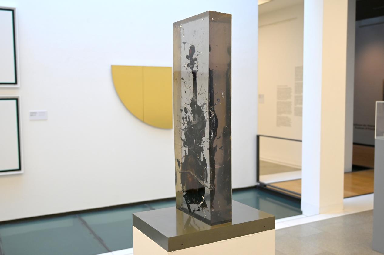 Arman (1960–1999), Violine, Ulm, Museum Ulm, Saal 7c, 1966, Bild 3/4