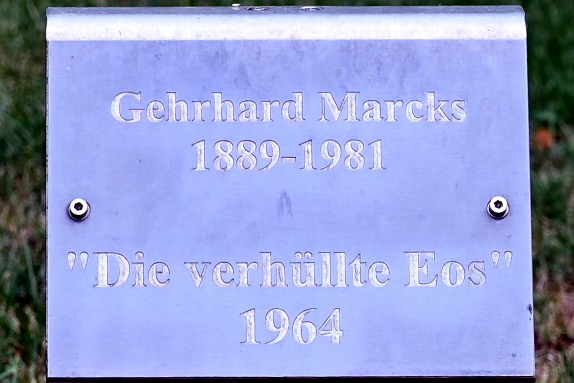 Gerhard Marcks (1932–1975), Die verhüllte Eos, Coburg, Kunstsammlungen der Veste Coburg, Innenhof, 1964, Bild 3/3