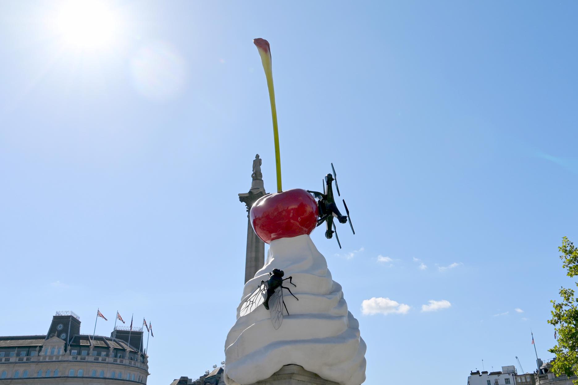 Heather Phillipson (2020), THE END, London, Trafalgar Square, 2020, Bild 5/8