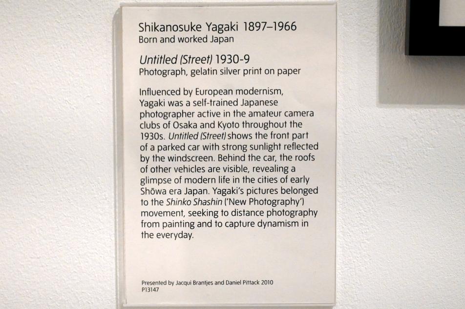 Shikanosuke Yagaki (1934), Ohne Titel (Straße), London, Tate Gallery of Modern Art (Tate Modern), Media Networks 2, 1930–1939, Bild 2/2