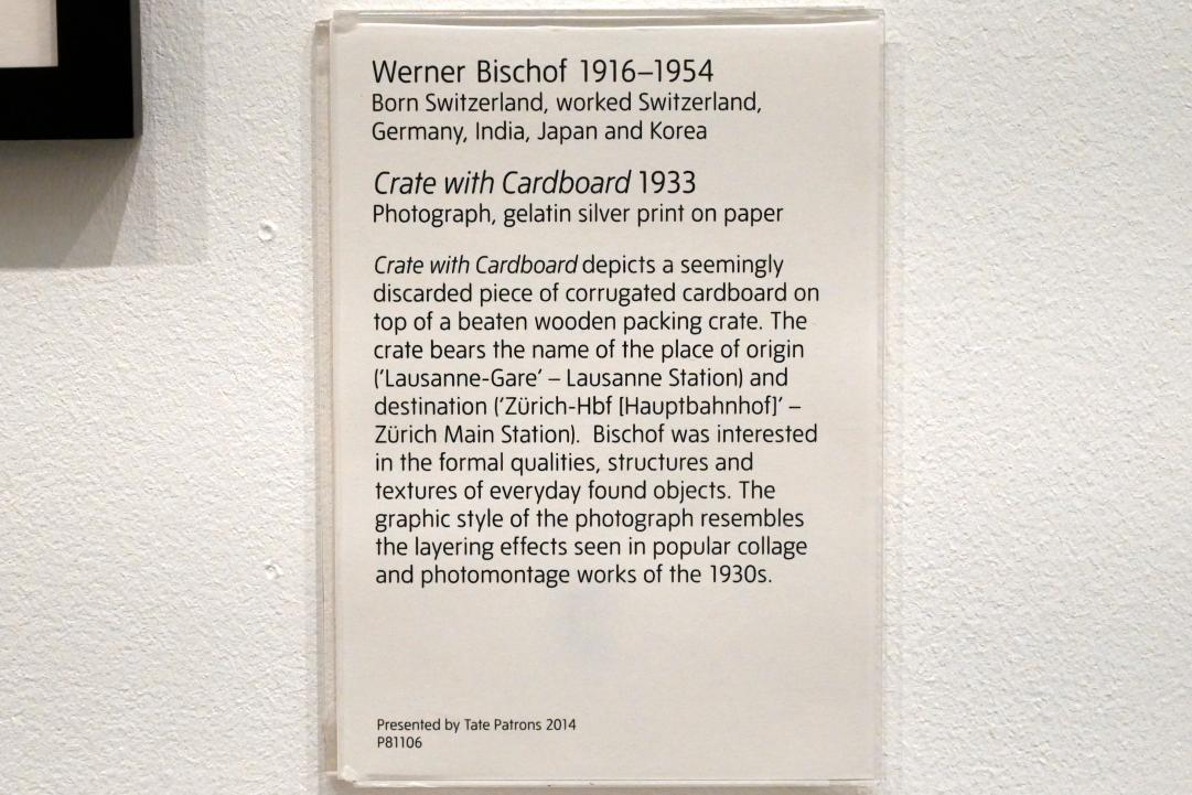 Werner Bischof (1933), Kiste mit Pappe, London, Tate Gallery of Modern Art (Tate Modern), Media Networks 2, 1933, Bild 2/2